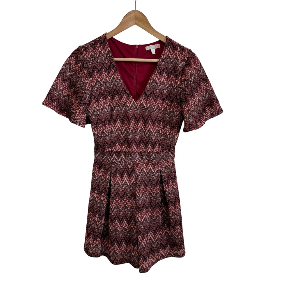 GB Social Zig Zag Print‎ Flutter Sleeve V Neck Romper Small